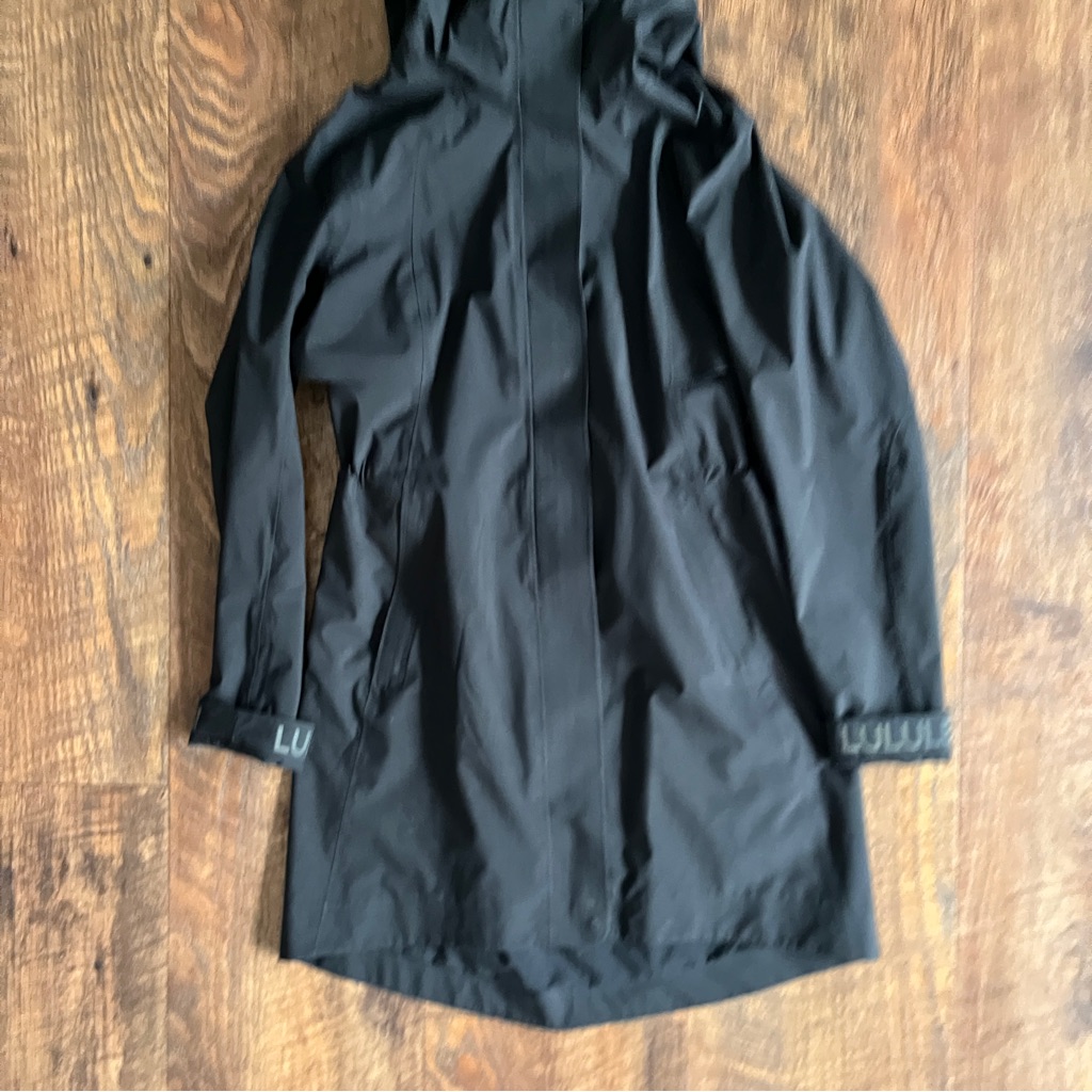 Lululemon Black Rain Rebel Jacket